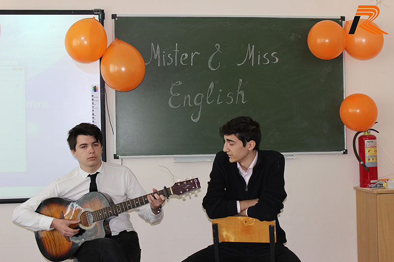 Финал конкурса «Мистер и мисс English» в гимназии № 13 Тракторозаводского района