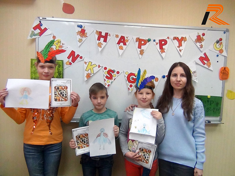 25 ноября в Дзержинском филиале состоялся английский клуб для школьников, посвященный празднику Дню Благодарения