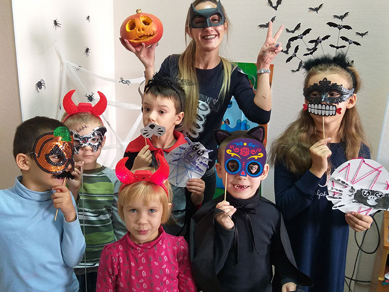 Halloween party для самых юных слушателей в Ворошиловском филиале ЧУДО «Reward»
