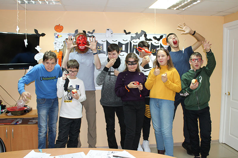 Английский клуб «Halloween» для слушателей старшей школы состоялся 2 ноября в Волжском филиале