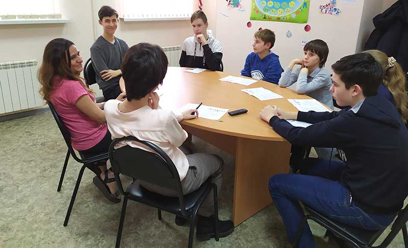Новогодние английский клубы для школьников в Ворошиловском филиале