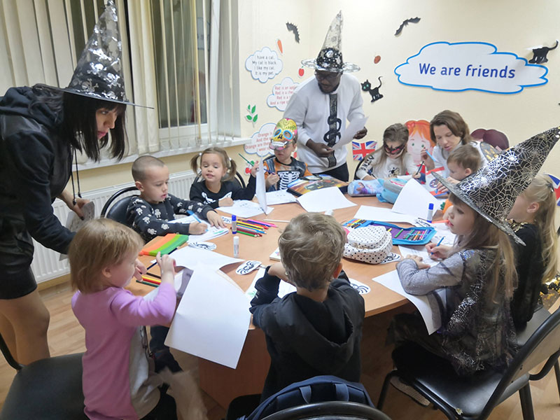 Репортаж о клубе для малышей «Хэллоуин» в Тракторозаводском филиале