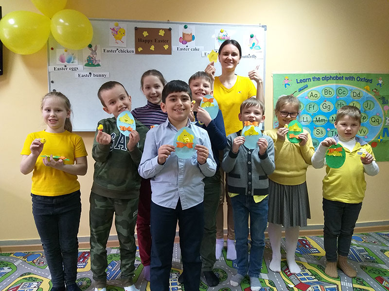Репортаж об английском клубе для младших школьников на тему «Happy Easter» в Дзержинском филиале