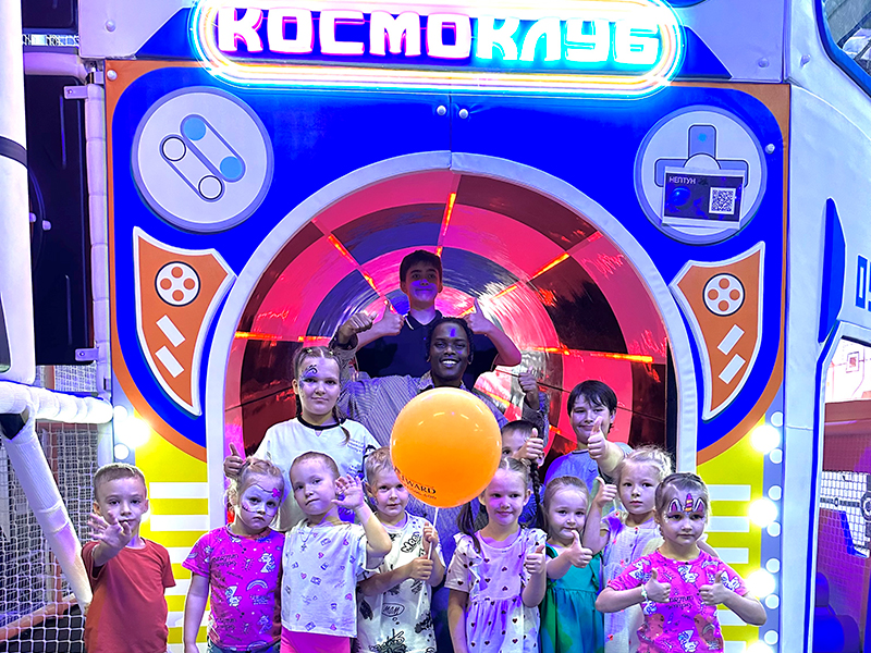 Репортаж об английском мастер-классе в игровой комнате «Космоклуб»