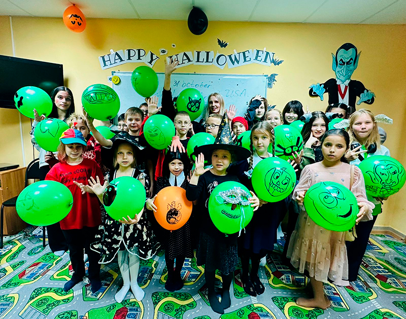 Репортаж о школьном клубе «Halloween» в ДЗР 31 октября